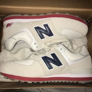 New Balance 574 size 3y and 5 in women’s sneakers